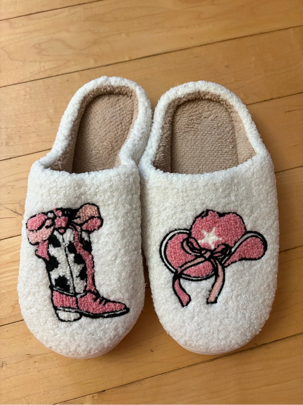 Women's cost Slippers with Pink Cowboy Hat & Boot Embroidery